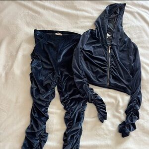 Navy velvet tracksuit set with ruched sleeves and pants. Top L , Bottom M.
